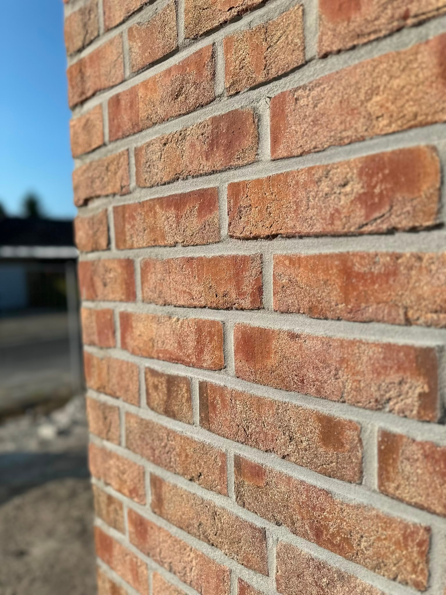 Vorher: Klinkerfassade vor der fachgerechten Sanierung